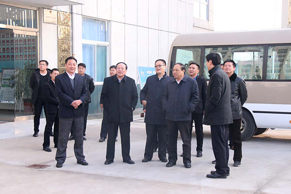 Party Secretary, First Deputy Director Zhou Hong Visited Parent Group of Shandong Day Shield 