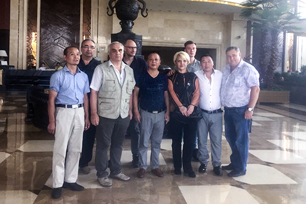 Russian Businessmen Visited Shandong Shandong Day Shield Parent Company China Coal Group Joint Manufacturing Company to Purchase Rail Retarder