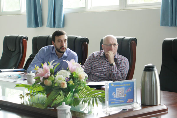 Warmly Welcome Russian Merchants Visited Parent Company of Shandong Day Shield for Purchasing Equipment