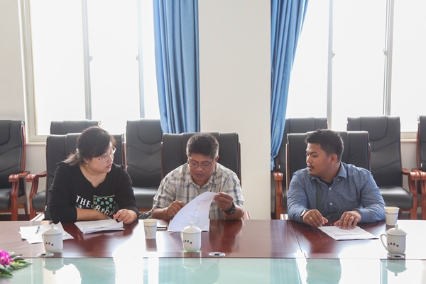 Philippine Merchants Visit Our Group for Purchasing Machines