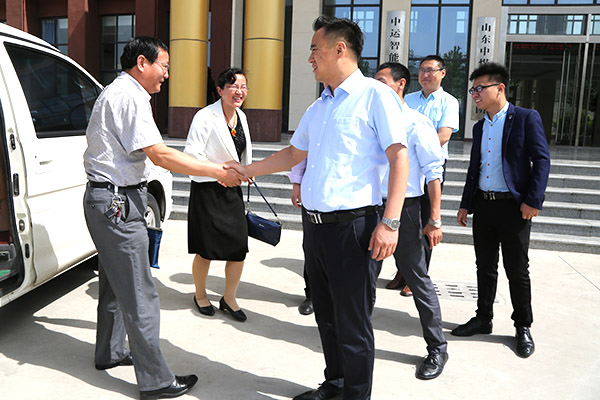 Warmly Welcome The Leaders Of Zaozhuang Science And Technology College To Visit Shandong Tiandun