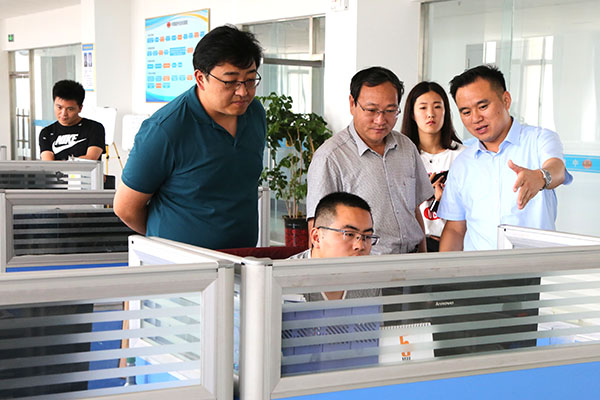 Warmly Welcome The Leaders Of Zaozhuang Science And Technology College To Visit Shandong Tiandun