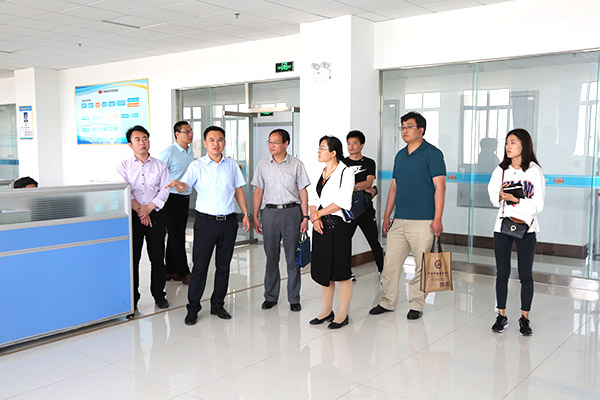 Warmly Welcome The Leaders Of Zaozhuang Science And Technology College To Visit Shandong Tiandun