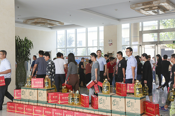 Happy Mid-Autumn Festival Shandong Tiandun Distribute Welfare To All Employees