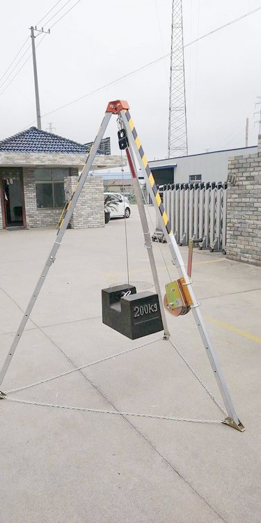 Can the rescue tripod be used in any geological conditions